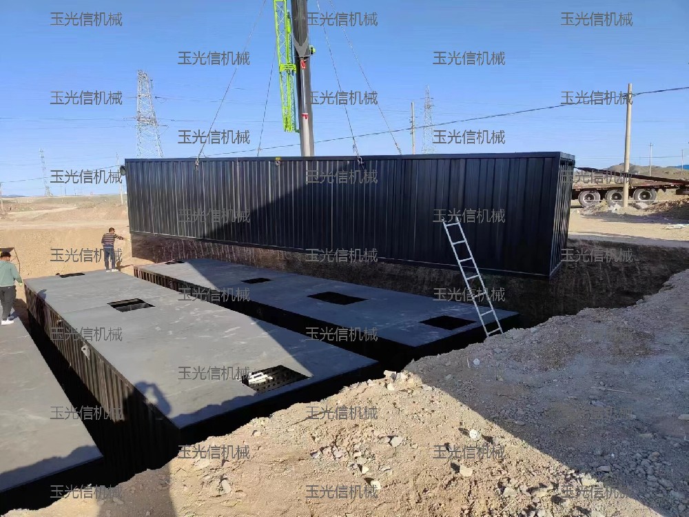 生活污水處理設(shè)備安裝現(xiàn)場(chǎng)